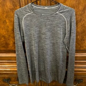 Lululemon men’s S Metal Vent Tech long sleeve tee.   Dark gray Heather